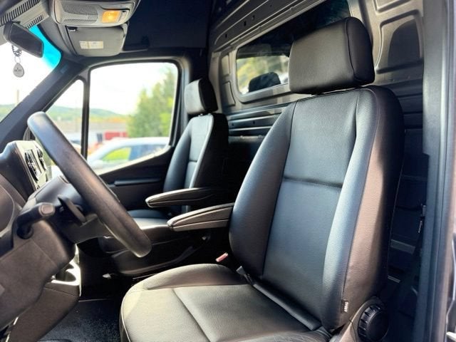 2023 Mercedes-Benz Sprinter 2500 Cargo 144 WB