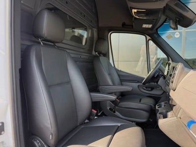 2024 Mercedes-Benz Sprinter 2500 Cargo 144 WB