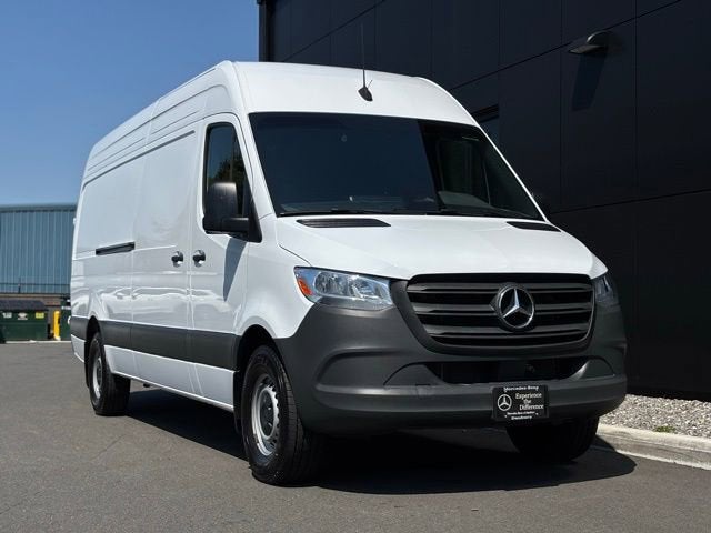 2025 Mercedes-Benz Sprinter 2500 Cargo 170 WB High Roof