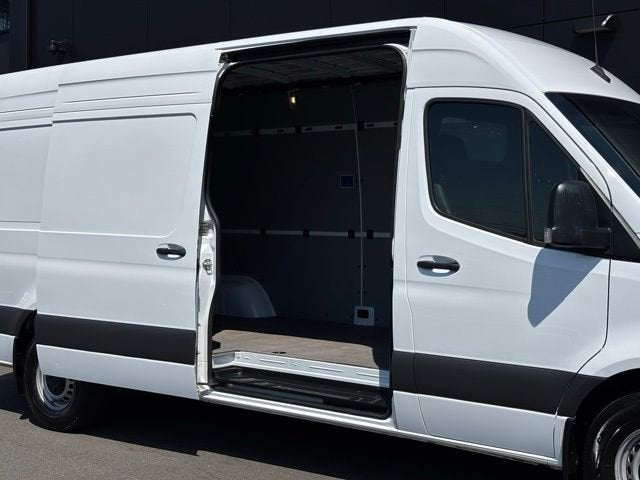 2025 Mercedes-Benz Sprinter 2500 Cargo 170 WB High Roof