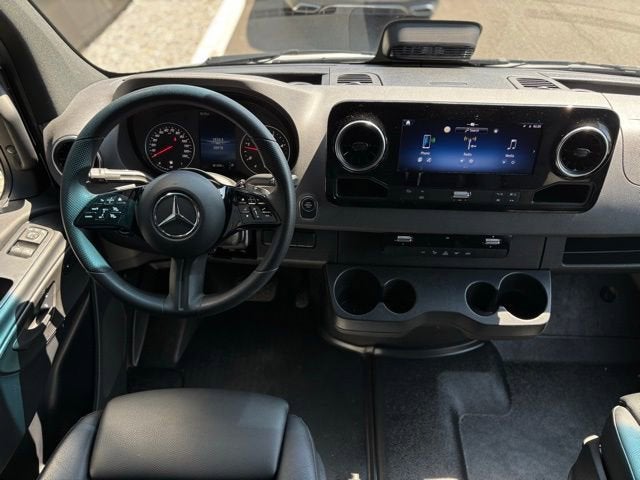 2025 Mercedes-Benz Sprinter 2500 Cargo 170 WB High Roof