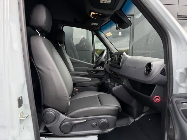 2024 Mercedes-Benz Sprinter 2500 Passenger 144 WB
