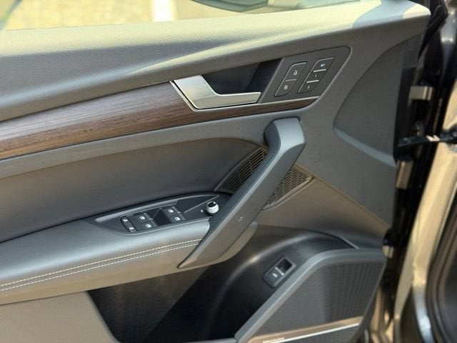 2023 Audi Q5 45 S line Premium quattro