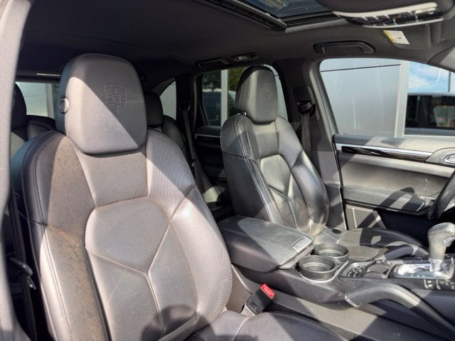 2017 Porsche Cayenne Base