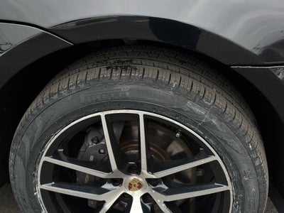 2023 Porsche Macan Base