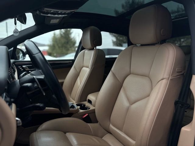 2023 Porsche Macan Base