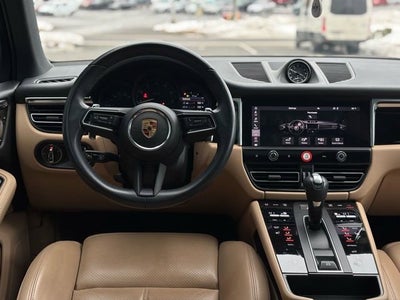 2023 Porsche Macan Base