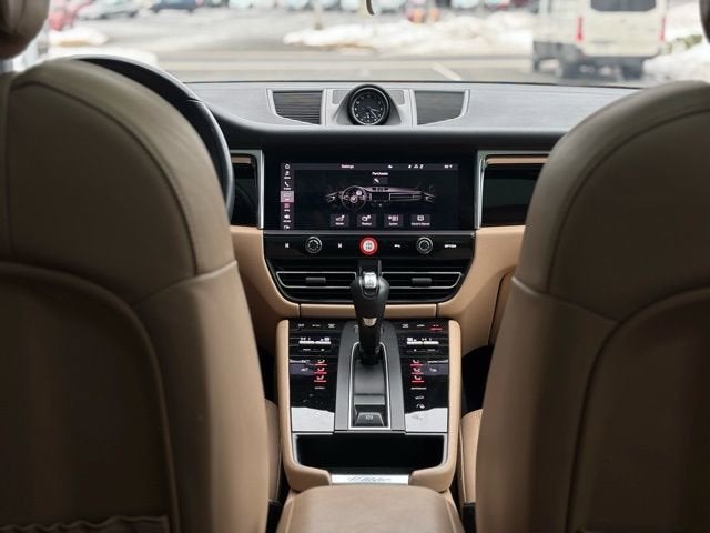 2023 Porsche Macan Base