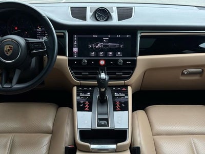 2023 Porsche Macan Base