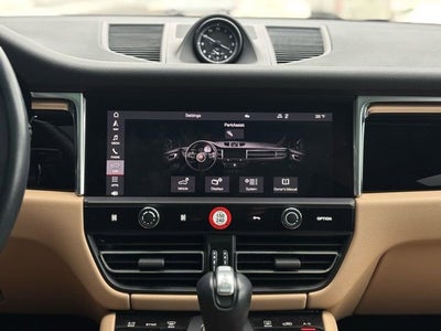 2023 Porsche Macan Base
