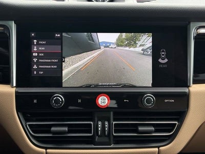 2023 Porsche Macan Base