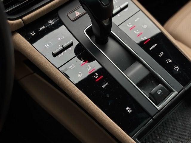 2023 Porsche Macan Base