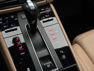 2023 Porsche Macan Base