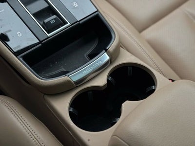 2023 Porsche Macan Base