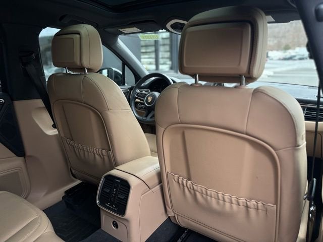 2023 Porsche Macan Base