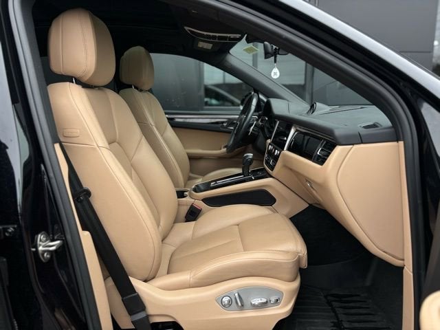 2023 Porsche Macan Base