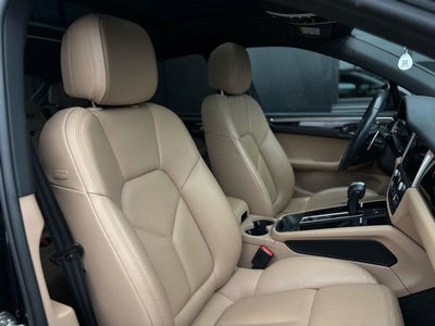 2023 Porsche Macan Base