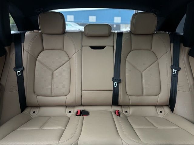 2023 Porsche Macan Base