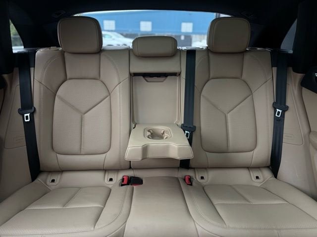 2023 Porsche Macan Base