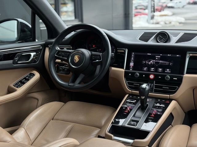 2023 Porsche Macan Base
