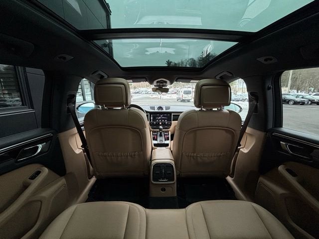 2023 Porsche Macan Base