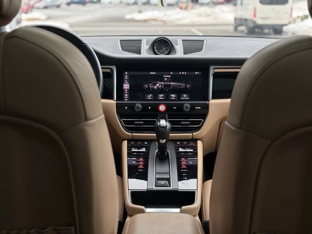 2023 Porsche Macan Base