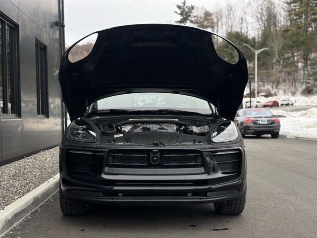 2023 Porsche Macan Base