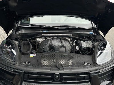 2023 Porsche Macan Base