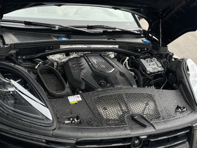 2023 Porsche Macan Base