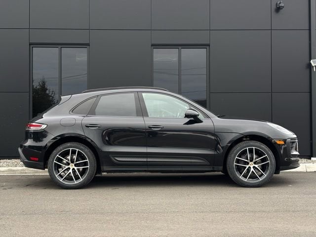 2023 Porsche Macan Base