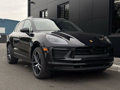 2023 Porsche Macan Base