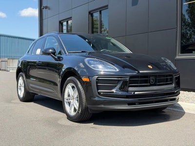 2025 Porsche Macan Base
