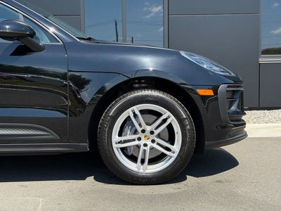 2025 Porsche Macan Base