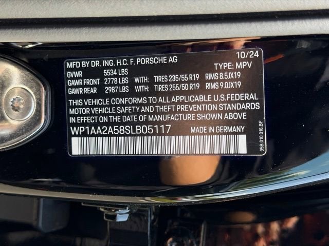 2025 Porsche Macan Base
