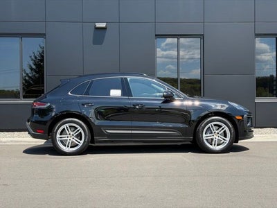 2025 Porsche Macan Base