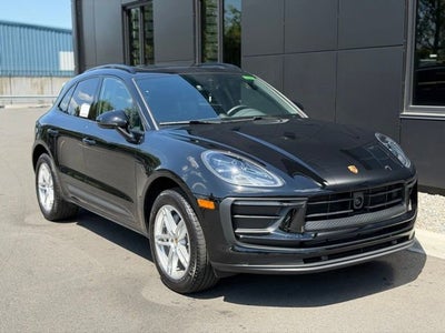 2025 Porsche Macan Base