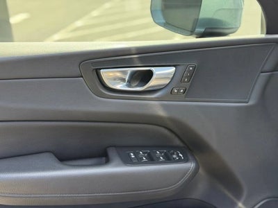 2021 Volvo XC60 T5 Momentum