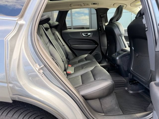 2021 Volvo XC60 T5 Momentum