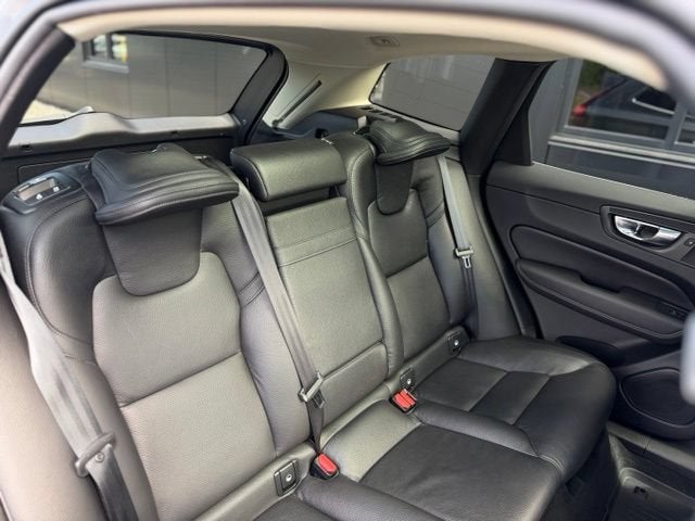 2021 Volvo XC60 T5 Momentum