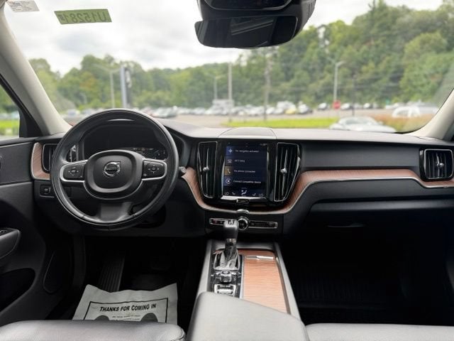 2021 Volvo XC60 T5 Momentum