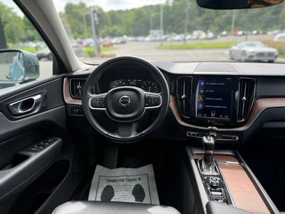 2021 Volvo XC60 T5 Momentum