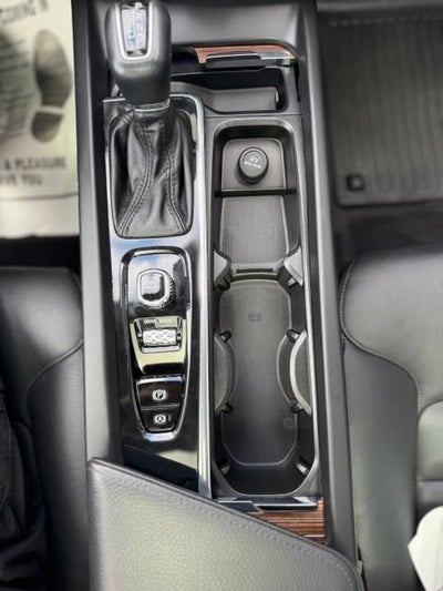 2021 Volvo XC60 T5 Momentum