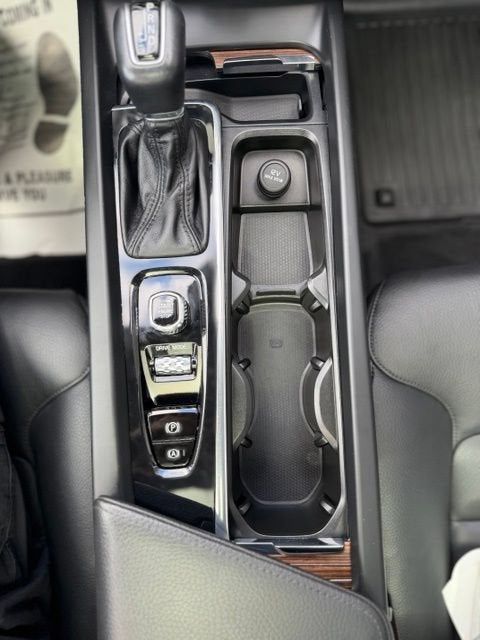 2021 Volvo XC60 T5 Momentum