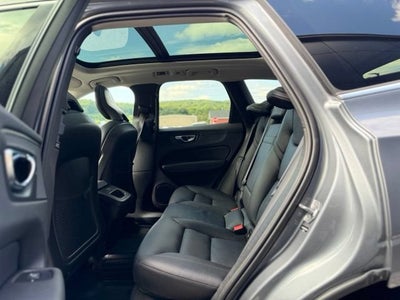 2021 Volvo XC60 T5 Momentum