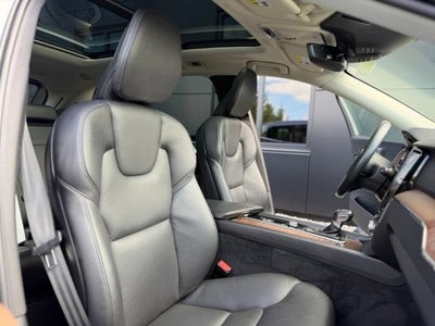 2021 Volvo XC60 T5 Momentum