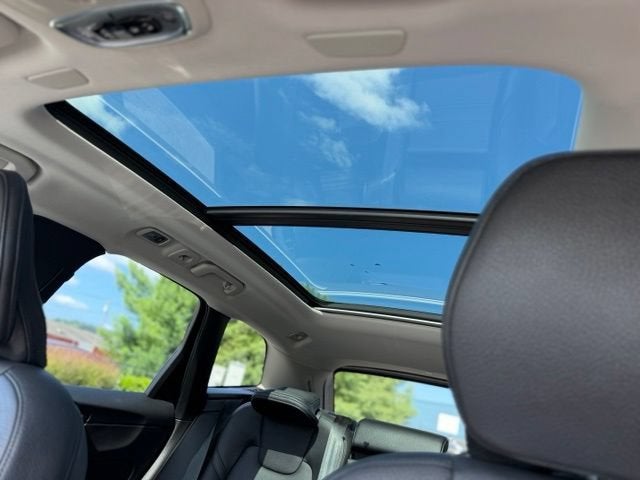 2021 Volvo XC60 T5 Momentum