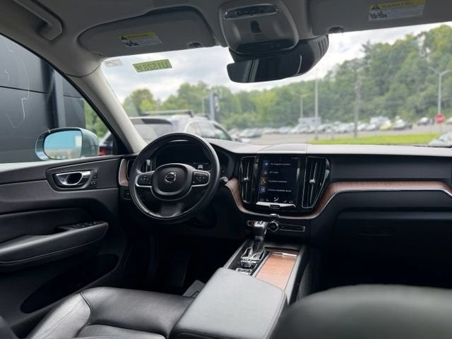 2021 Volvo XC60 T5 Momentum