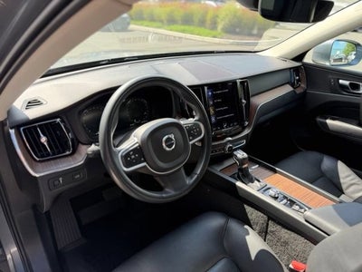 2021 Volvo XC60 T5 Momentum