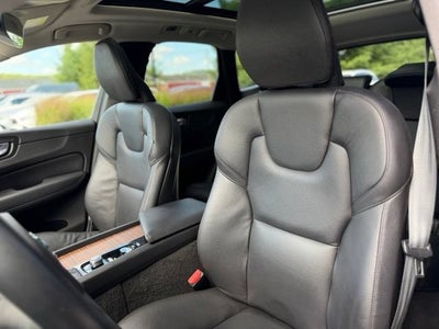 2021 Volvo XC60 T5 Momentum