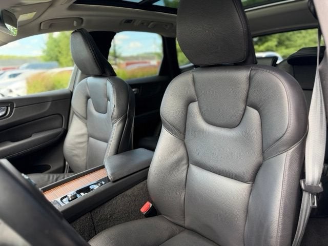2021 Volvo XC60 T5 Momentum